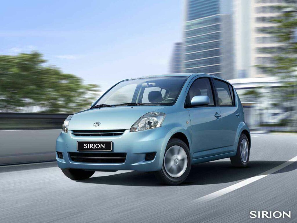 Mobil Daihatsu Sirion bekas