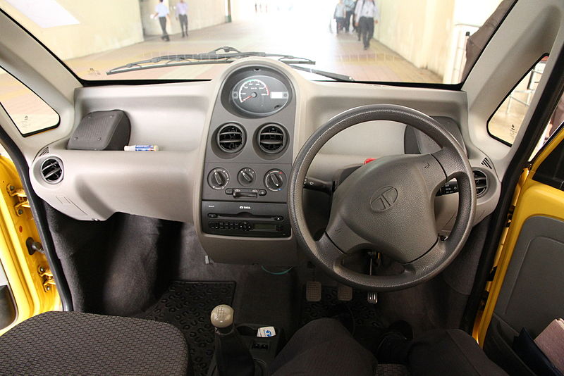 interior mobil termurah di dunia