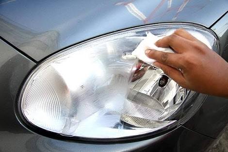 cara-membersihkan-kaca-lampu-headlamp-mobil-agar-tidak-buram