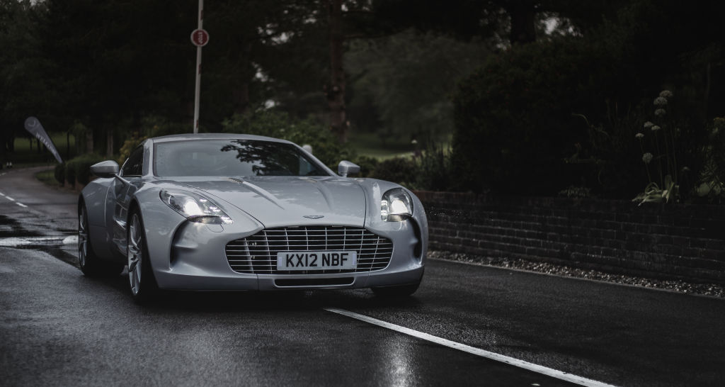 mobil-keren-aston-martin