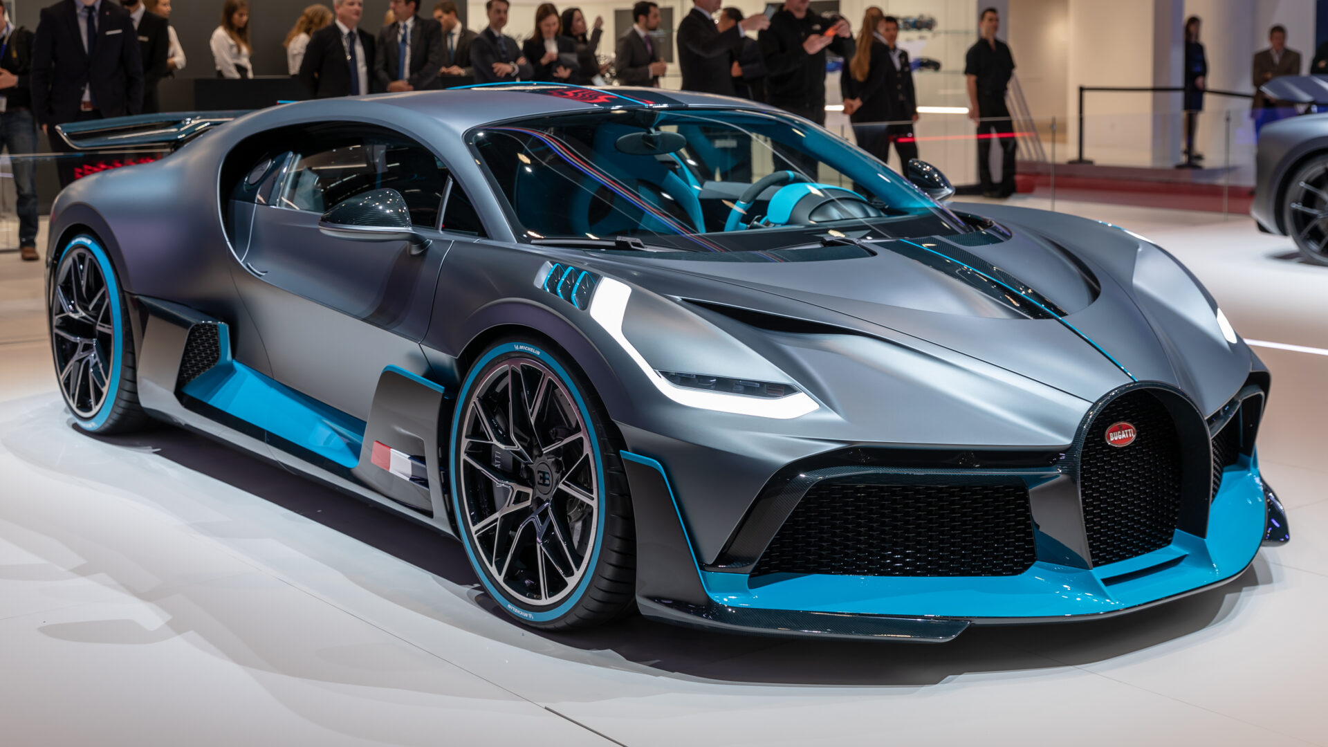 mobil-keren-buggatti-divo