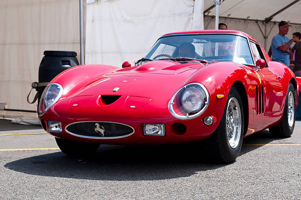 mobil-keren-ferrari-250-gto