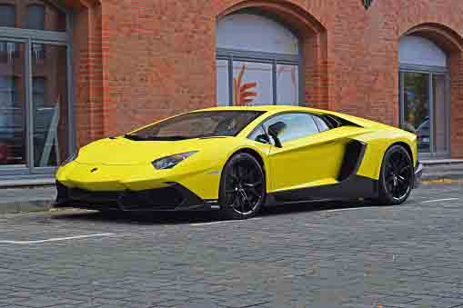 mobil-keren-lambhorghini-avendator