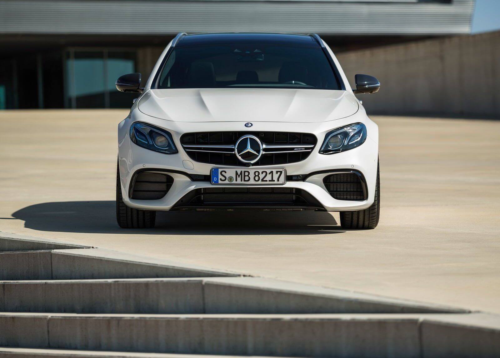 mobil-tercanggih-di-dunia-mercedes-amg-e63-s mobil-tercanggih-di-dunia-mercedes-amg-e63-s