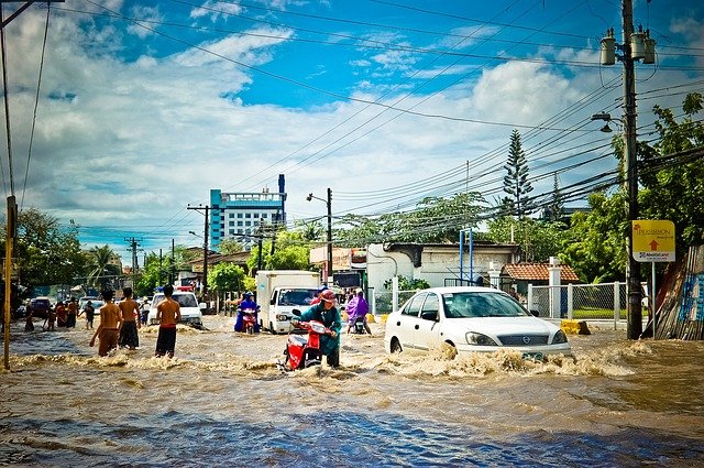 mobil-terendam-banjir