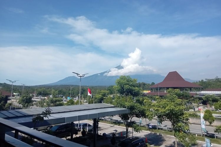 bale-ngelaras-tol-semarang-solo-yang-indah